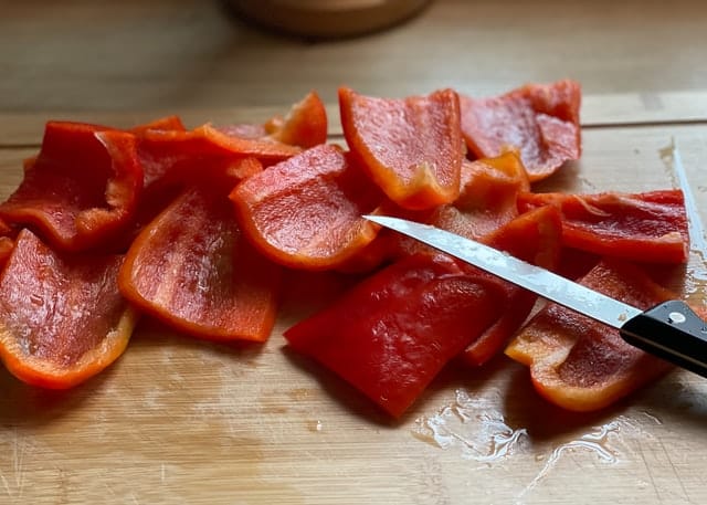 1900 calorie meal plan high protein Sliced bell pepper