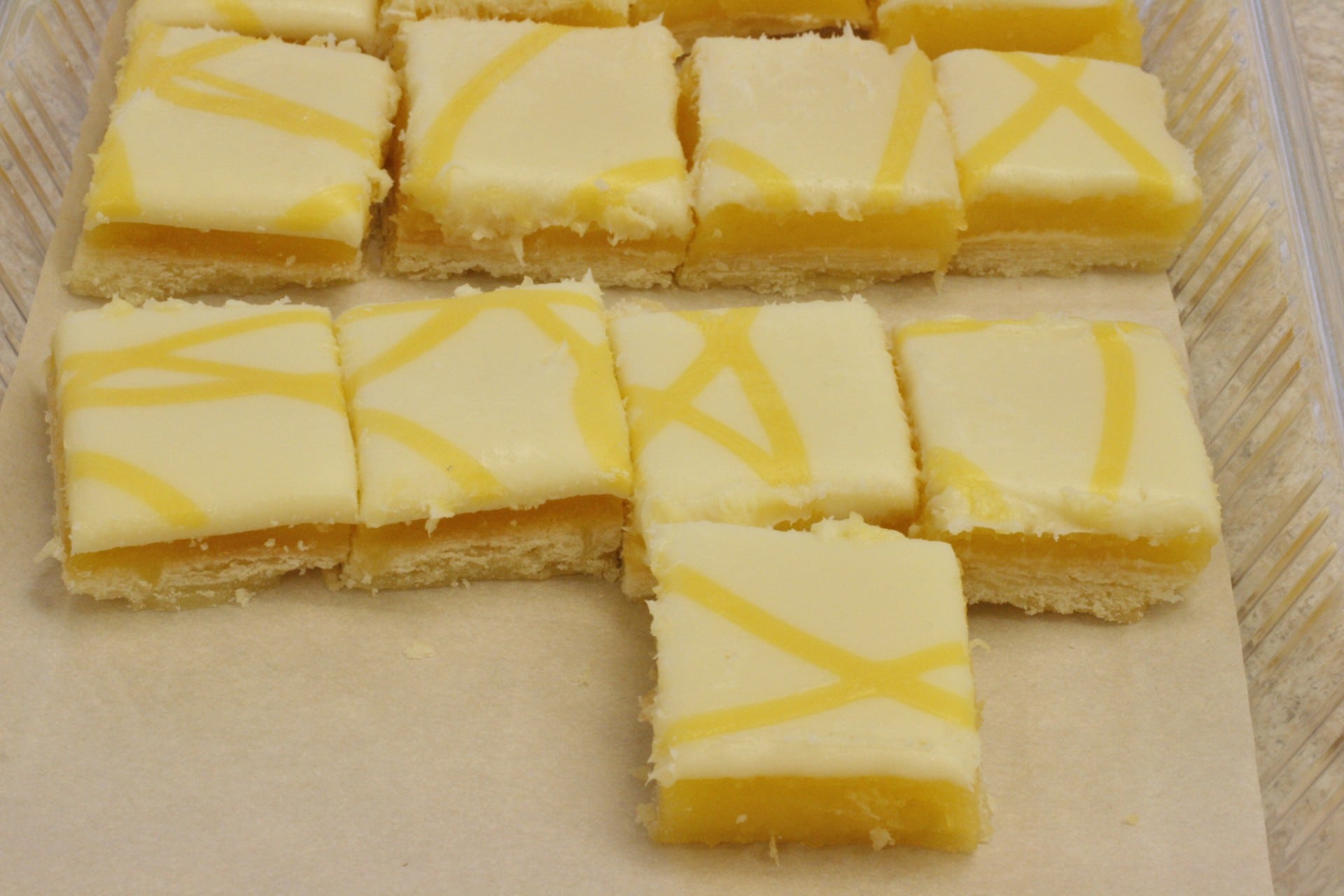 Tasty and Natural Paleo Lemon Bars Recipe