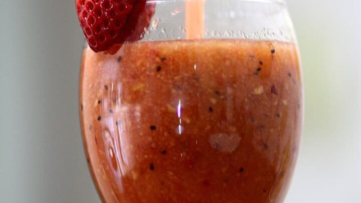 Keto smoothie strawberry