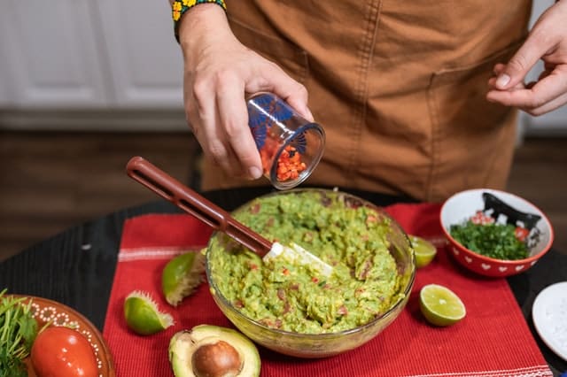 Top Keto Guacamole Recipe (Just 78 Calories)