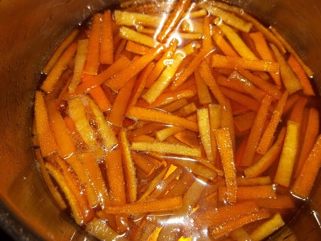 Why You Should Not Throw Orange Peels in the Trash Why You Should Not Throw Orange Peels in the Trash