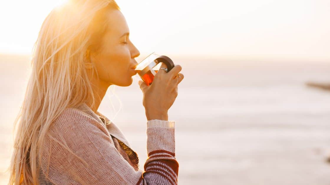 4 Best Homemade Detox Tea for Bloating